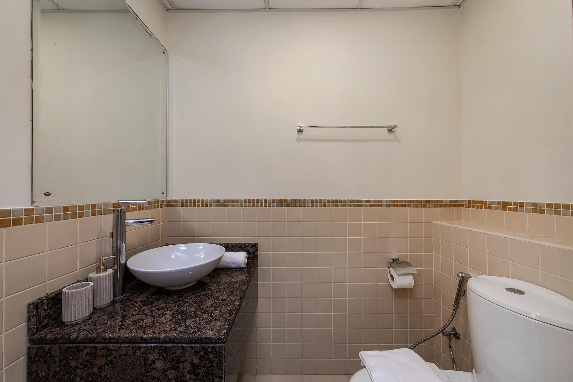 Excellent 1bdr At Bahar 6 Apartment Dubai