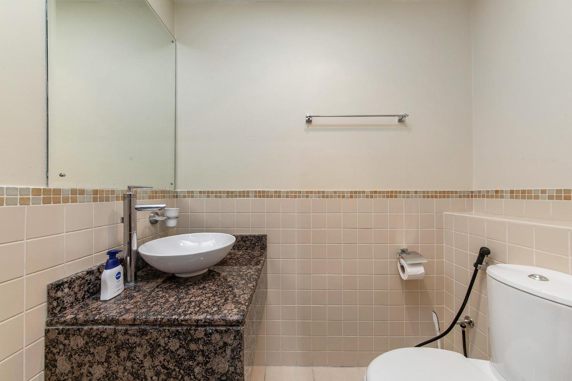Excellent 1bdr At Bahar 6 Apartment Dubai