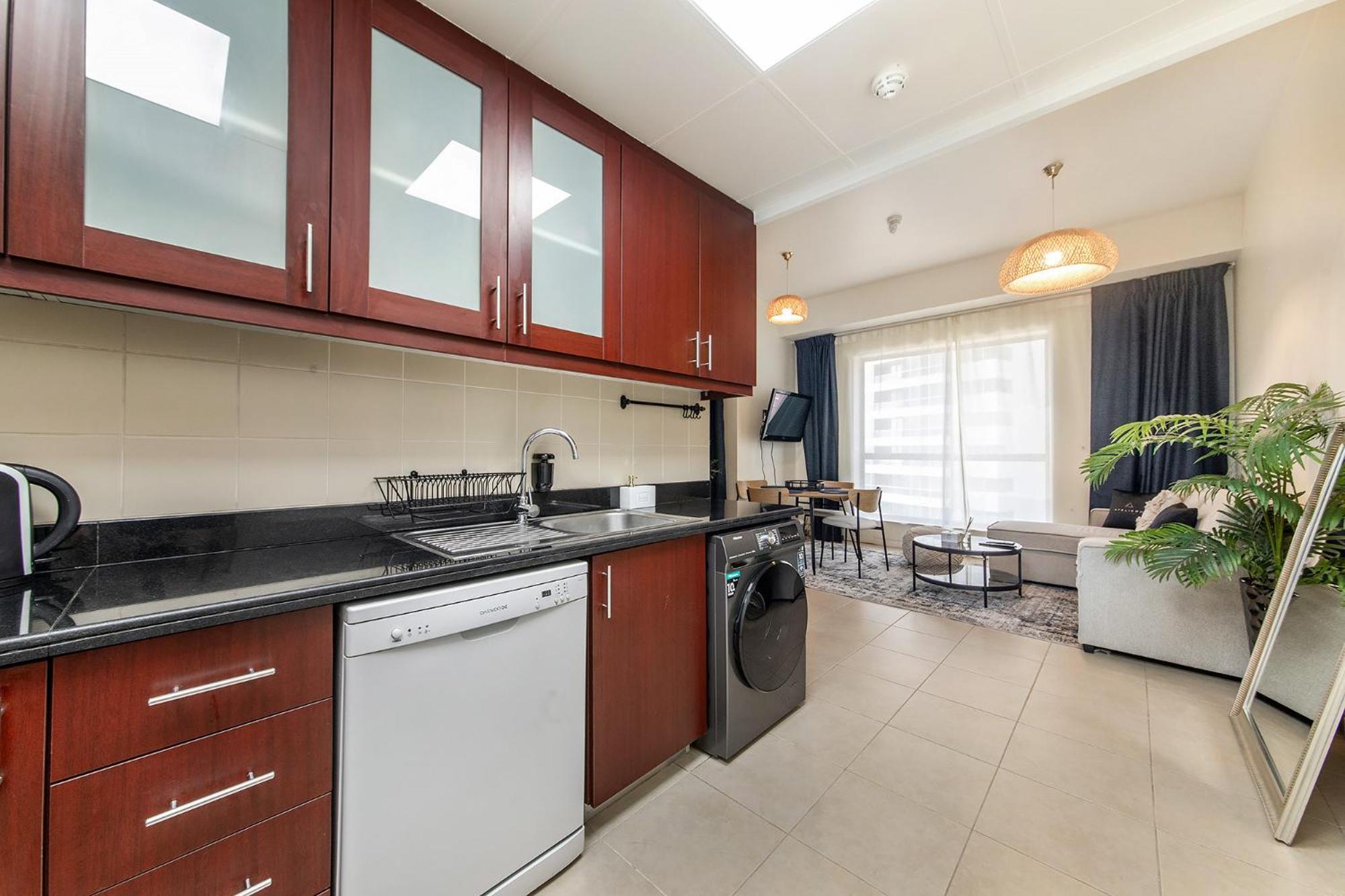 Excellent 1bdr At Bahar 6 Apartment *