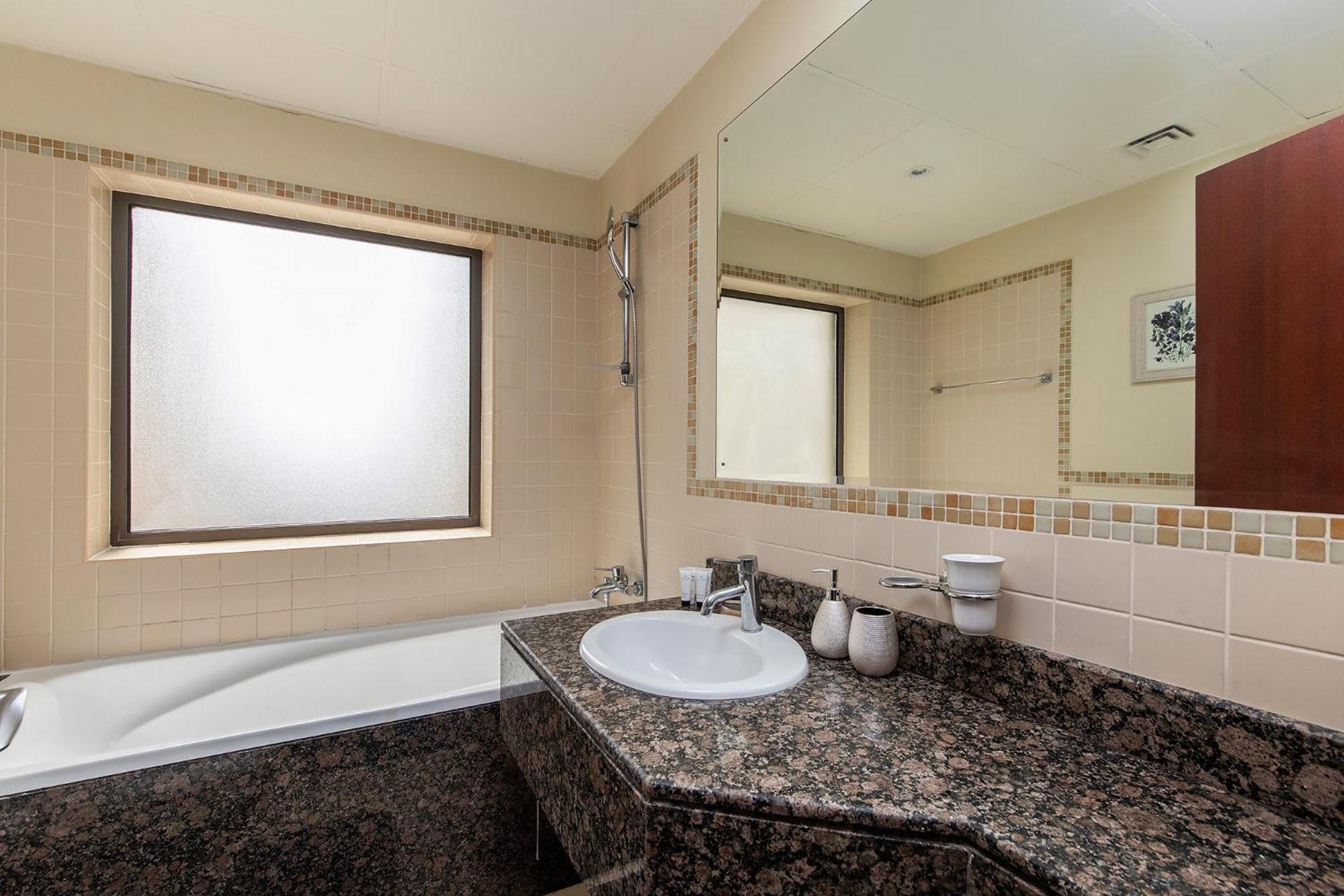 Apartment Excellent 1bdr At Bahar 6 *